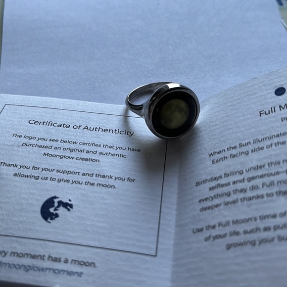 Moonglow Ring “ Full moon “ size 8 - Picture 2 of 16